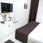 Babu House 3*