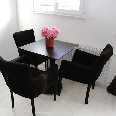 Отель Babu House