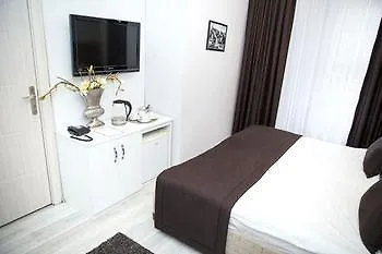 Babu House 3*